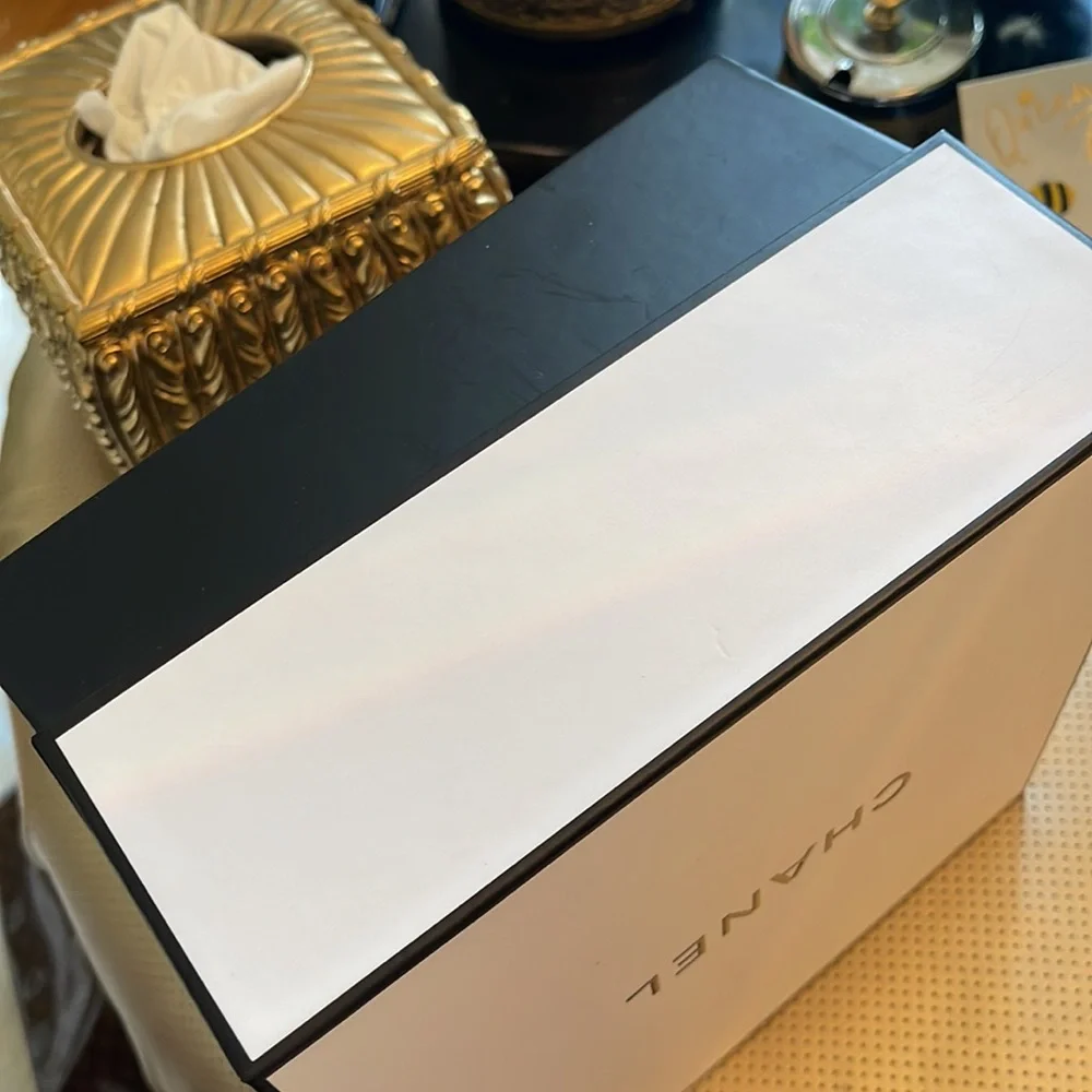 Authentic Chanel Box - Picture 10 of 11